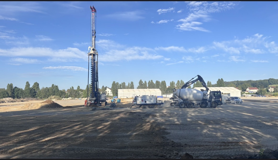 Opération de forage sur un chantier de grande ampleur